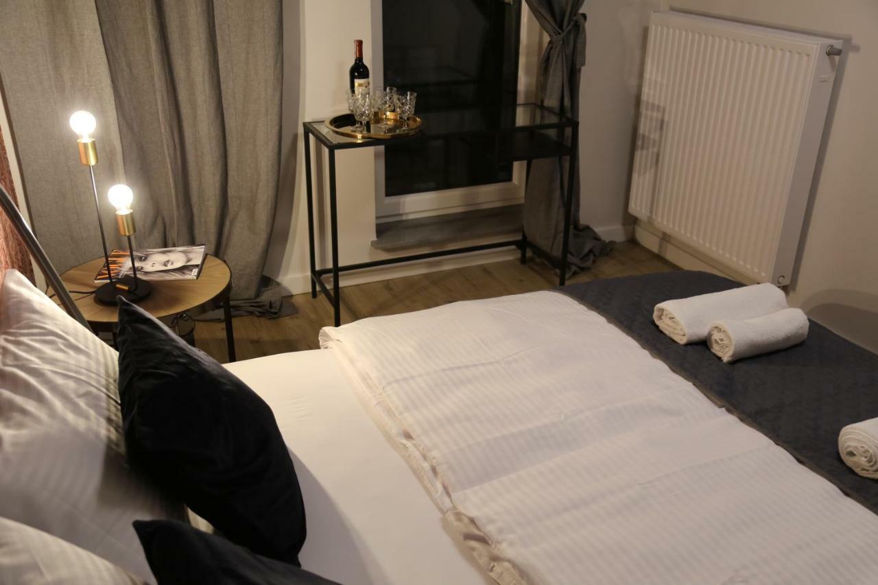 Concept Red Apartment Krakow Luaran gambar